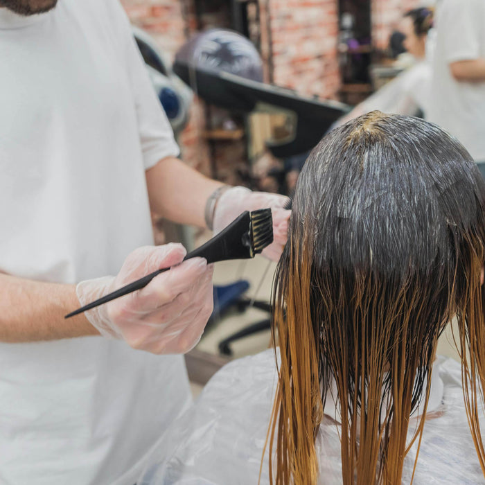 Apakah Cat Rambut Mempengaruhi Produksi Minyak Rambut? Ini Penjelasannya