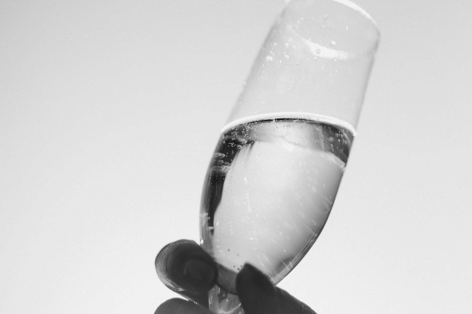 Benarkah Sparkling Water Lebih Sehat dari Soda? Ini Faktanya!