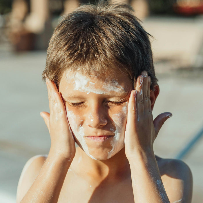 Physical vs Chemical Sunscreen: Mana yang Lebih Aman untuk Kulitmu?