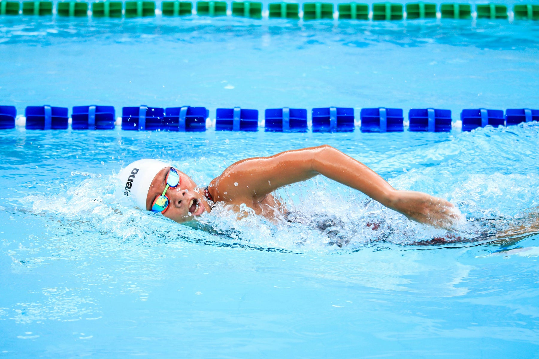 Tenang dan Bahagia: Manfaat Berenang untuk Kesehatan Mental