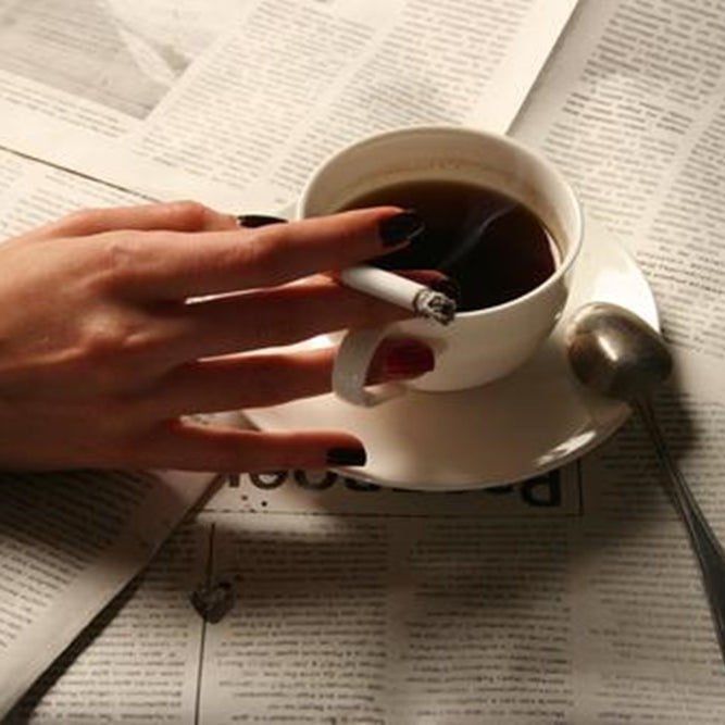 Perpaduan Berbahaya: Dampak Kebiasaan Merokok Sambil Minum Kopi bagi Kesehatan