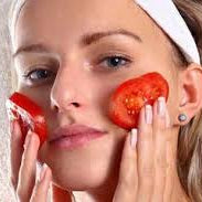 Eksfoliasi Alami: Mengangkat Sel Kulit Mati dan Menyamarkan Bekas Jerawat