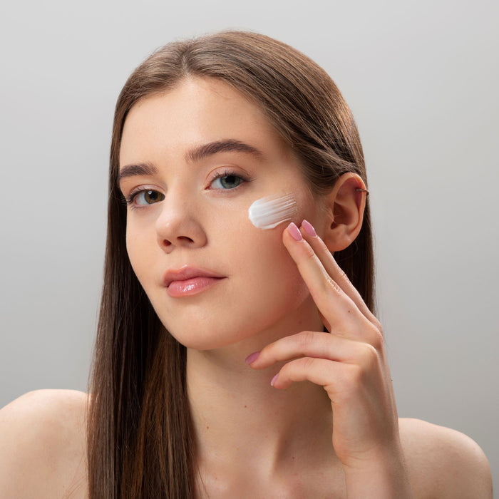 Pentingnya Menggunakan Sunscreen!!